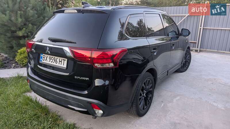 Внедорожник / Кроссовер Mitsubishi Outlander 2018 в Хмельницком