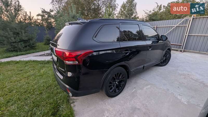 Внедорожник / Кроссовер Mitsubishi Outlander 2018 в Хмельницком