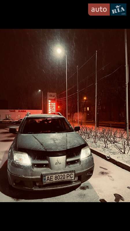Внедорожник / Кроссовер Mitsubishi Outlander 2005 в 