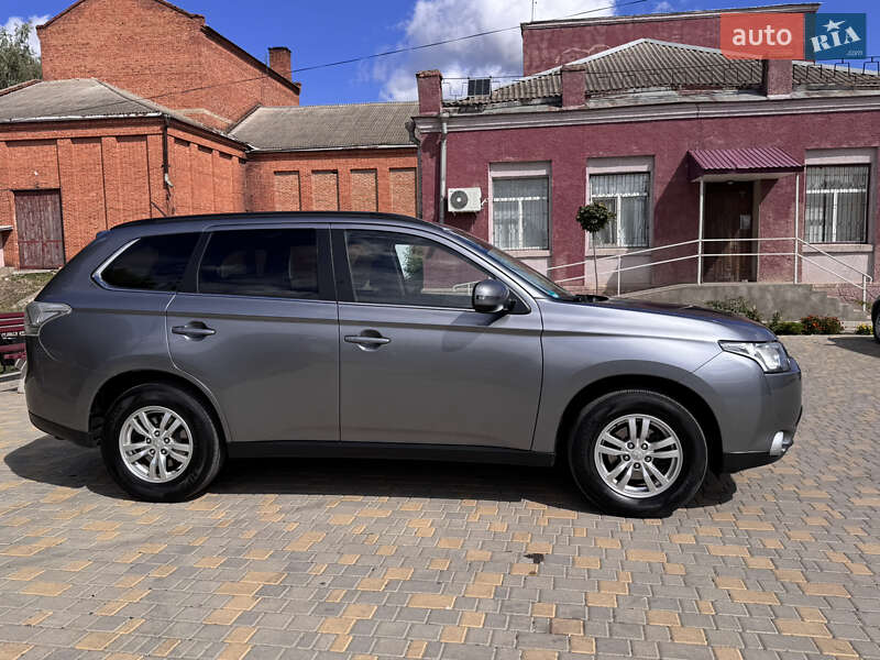 Внедорожник / Кроссовер Mitsubishi Outlander 2013 в Кодыме