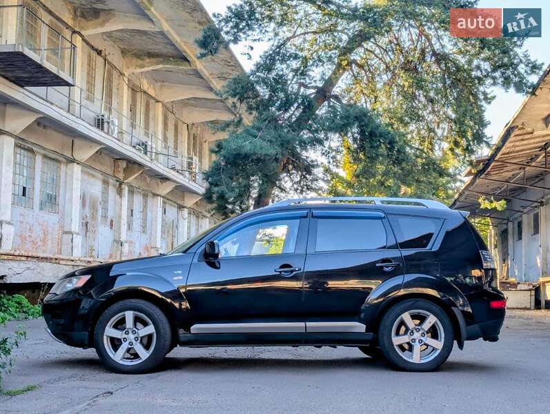 Позашляховик / Кросовер Mitsubishi Outlander 2007 в Києві