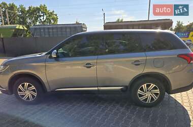 Позашляховик / Кросовер Mitsubishi Outlander 2019 в Києві