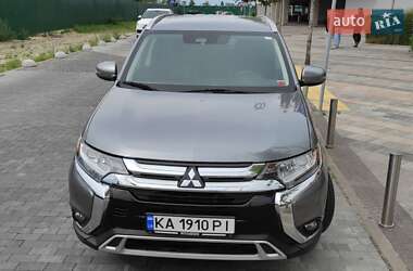 Внедорожник / Кроссовер Mitsubishi Outlander 2020 в 