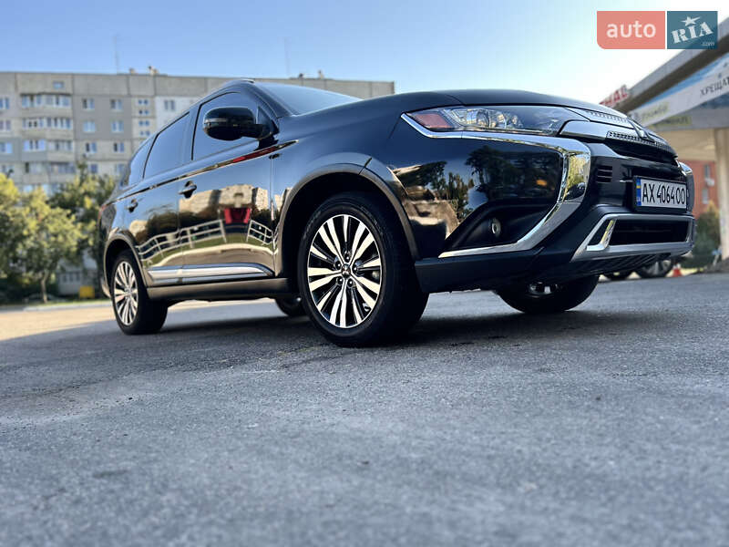 Mitsubishi Outlander 2019