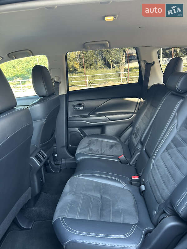 Позашляховик / Кросовер Mitsubishi Outlander 2019 в Харкові