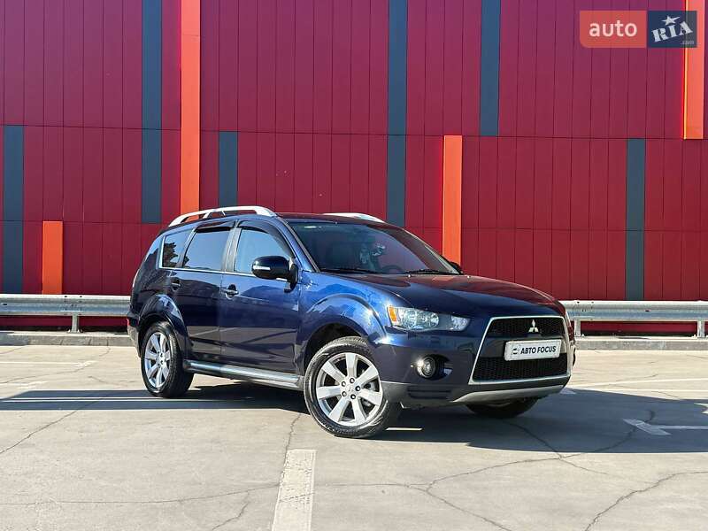 Внедорожник / Кроссовер Mitsubishi Outlander 2010 в Киеве
