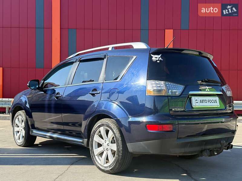 Внедорожник / Кроссовер Mitsubishi Outlander 2010 в Киеве