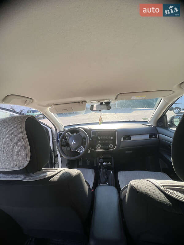 Позашляховик / Кросовер Mitsubishi Outlander 2012 в Дунаївцях