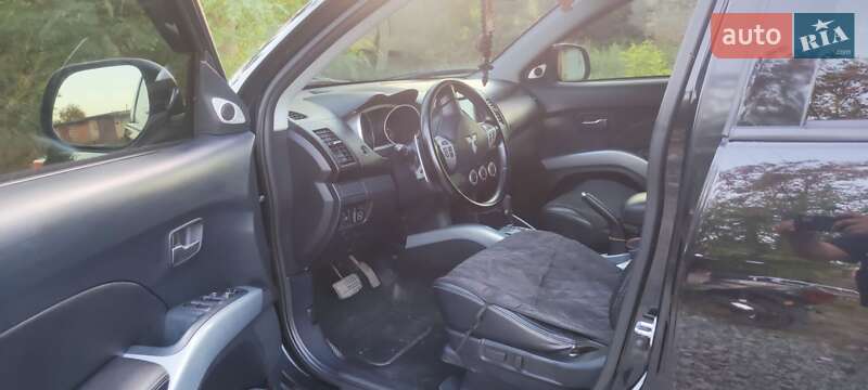 Внедорожник / Кроссовер Mitsubishi Outlander 2009 в Кривом Роге фото 6 Внедорожник / Кроссовер Mitsubishi Outlander 2009 в Кривом Роге
