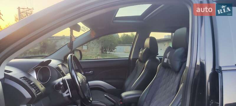 Внедорожник / Кроссовер Mitsubishi Outlander 2009 в Кривом Роге фото 18 Внедорожник / Кроссовер Mitsubishi Outlander 2009 в Кривом Роге