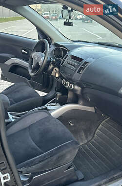 Внедорожник / Кроссовер Mitsubishi Outlander 2008 в 
