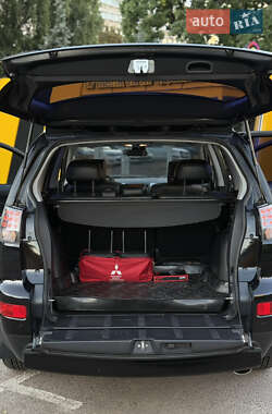 Внедорожник / Кроссовер Mitsubishi Outlander 2008 в 