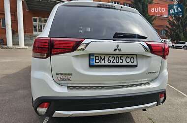 Позашляховик / Кросовер Mitsubishi Outlander 2015 в Сумах