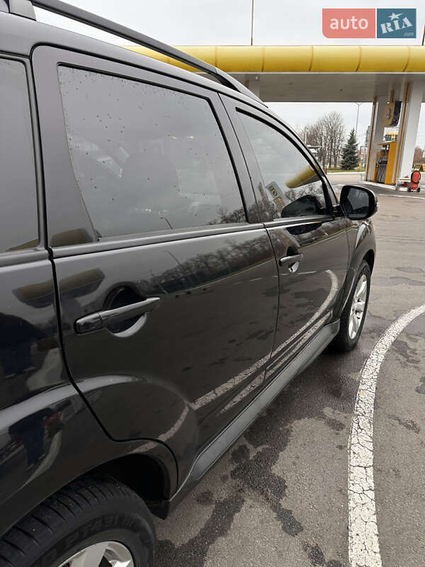 Позашляховик / Кросовер Mitsubishi Outlander 2012 в Василькові