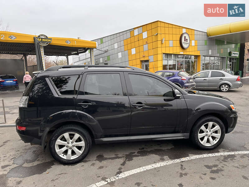 Позашляховик / Кросовер Mitsubishi Outlander 2012 в Василькові