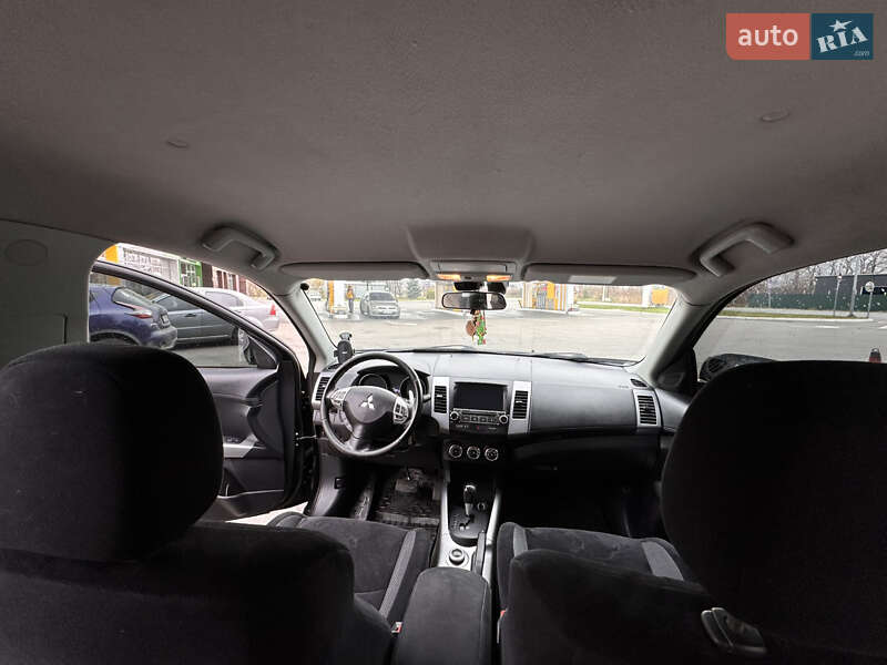 Позашляховик / Кросовер Mitsubishi Outlander 2012 в Василькові