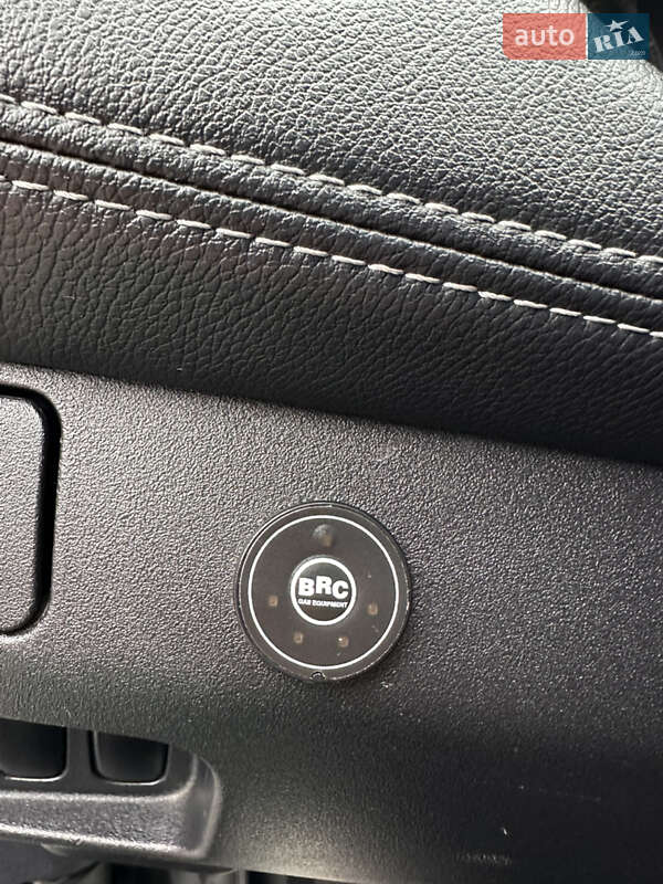 Позашляховик / Кросовер Mitsubishi Outlander 2012 в Василькові