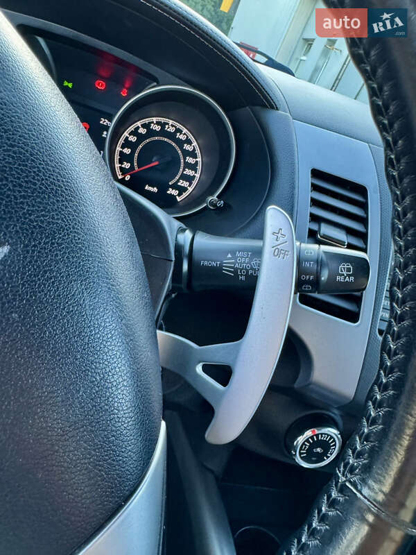 Внедорожник / Кроссовер Mitsubishi Outlander 2010 в Полтаве