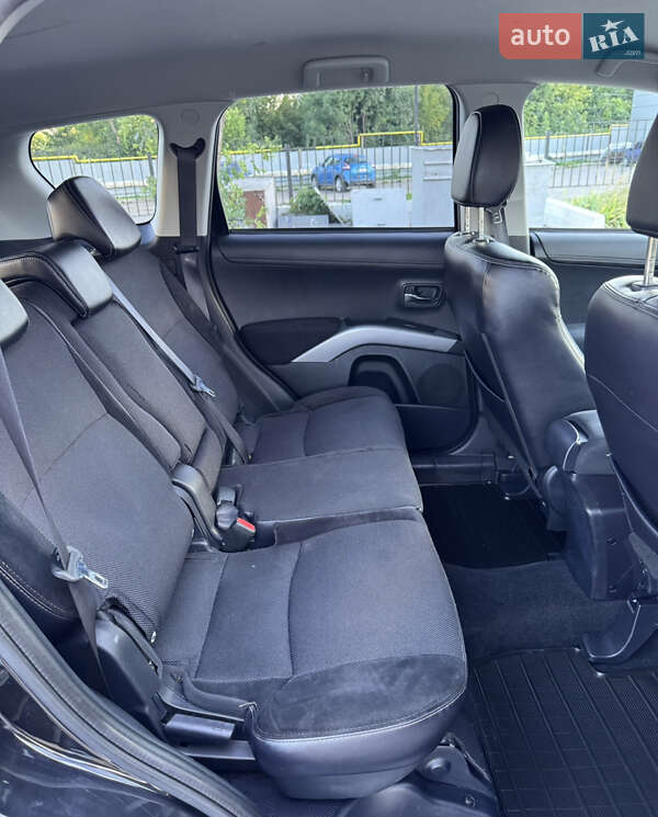 Внедорожник / Кроссовер Mitsubishi Outlander 2010 в Полтаве