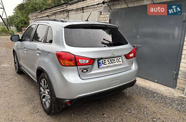 Внедорожник / Кроссовер Mitsubishi Outlander 2016 в 