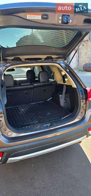 Позашляховик / Кросовер Mitsubishi Outlander 2017 в Білій Церкві