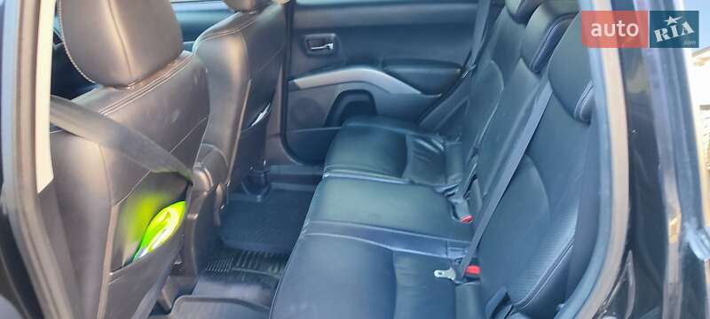 Позашляховик / Кросовер Mitsubishi Outlander 2008 в Києві