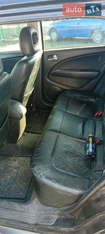 Позашляховик / Кросовер Mitsubishi Outlander 2005 в Семенівці фото 3 Позашляховик / Кросовер Mitsubishi Outlander 2005 в Семенівці