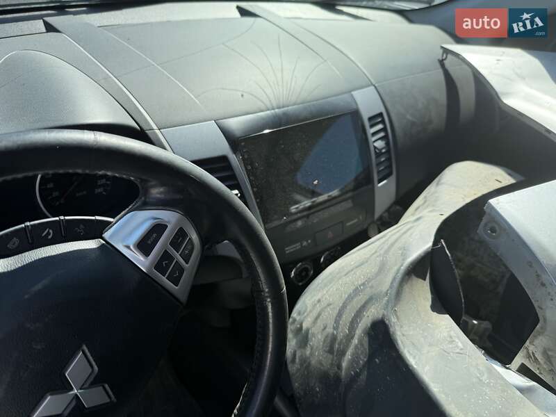 Внедорожник / Кроссовер Mitsubishi Outlander 2010 в Киеве