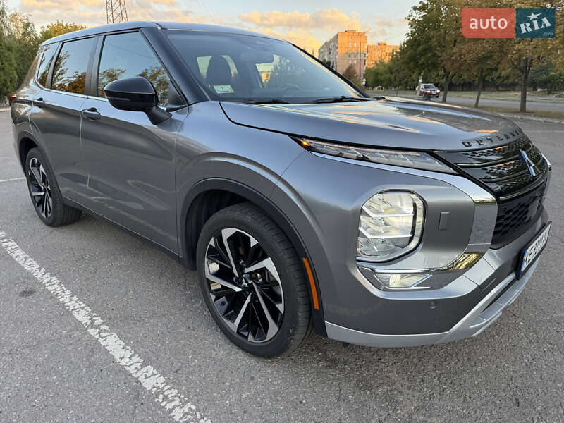 Внедорожник / Кроссовер Mitsubishi Outlander 2021 в Кривом Роге