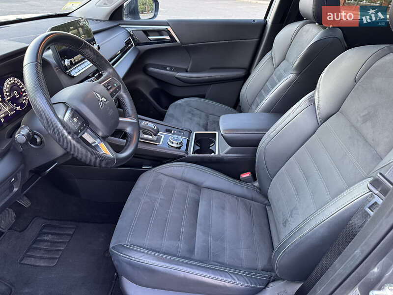 Внедорожник / Кроссовер Mitsubishi Outlander 2021 в Кривом Роге