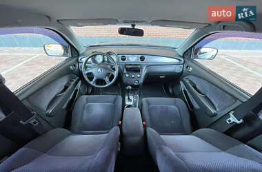 Внедорожник / Кроссовер Mitsubishi Outlander 2005 в 