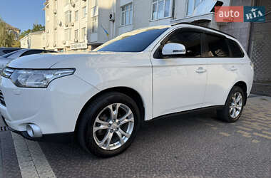 Позашляховик / Кросовер Mitsubishi Outlander 2013 в Миколаєві