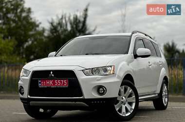 Внедорожник / Кроссовер Mitsubishi Outlander 2011 в 