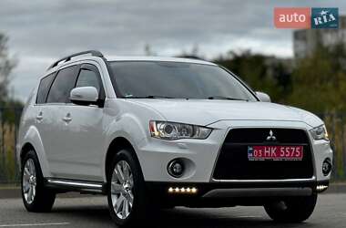 Внедорожник / Кроссовер Mitsubishi Outlander 2011 в 
