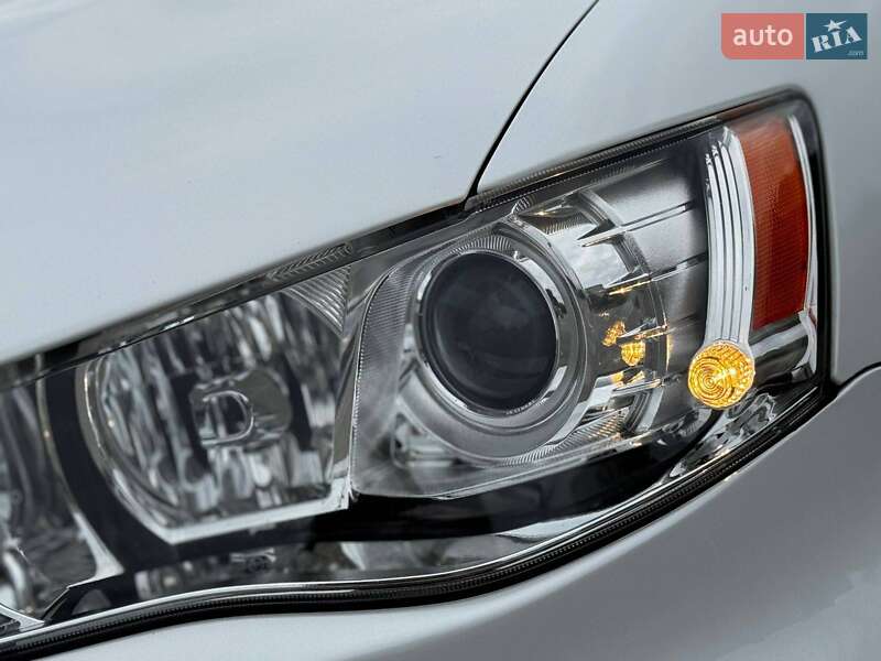 Внедорожник / Кроссовер Mitsubishi Outlander 2011 в Дрогобыче