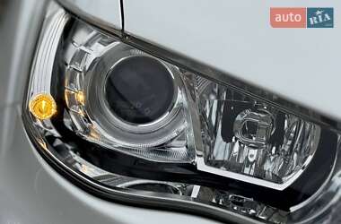 Внедорожник / Кроссовер Mitsubishi Outlander 2011 в 