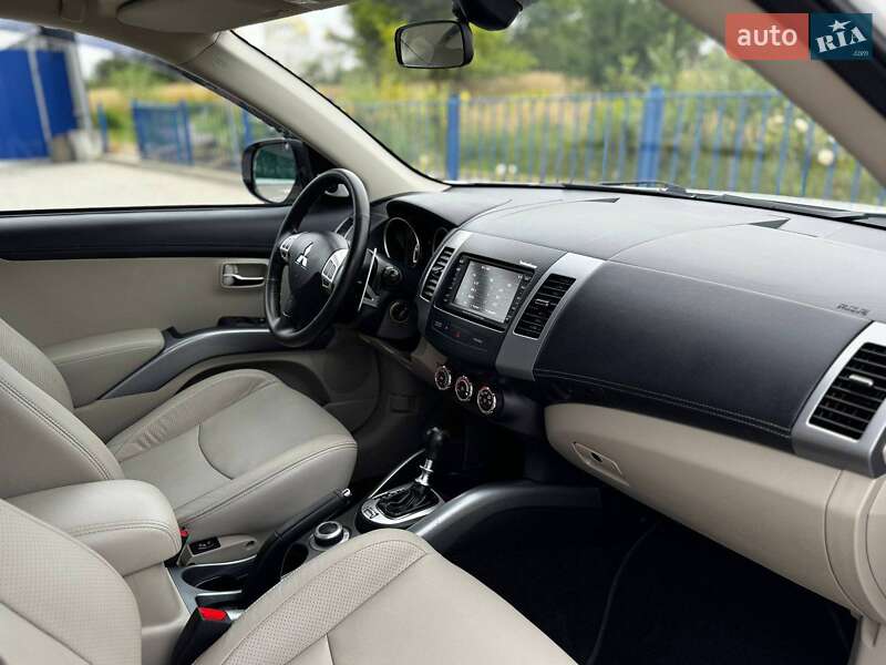 Внедорожник / Кроссовер Mitsubishi Outlander 2011 в Дрогобыче