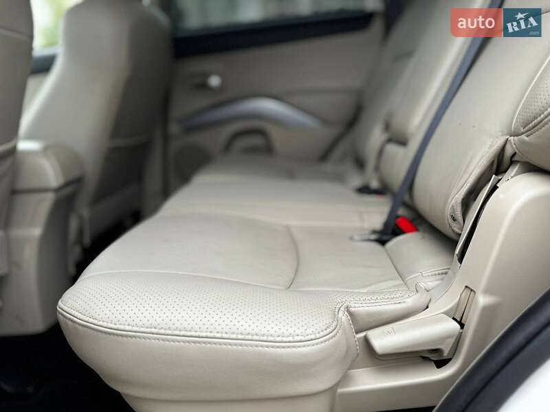 Внедорожник / Кроссовер Mitsubishi Outlander 2011 в Дрогобыче