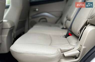 Внедорожник / Кроссовер Mitsubishi Outlander 2011 в 
