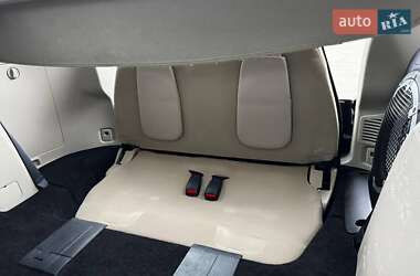 Внедорожник / Кроссовер Mitsubishi Outlander 2011 в 