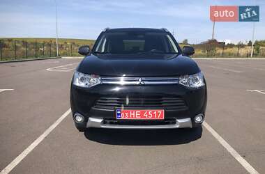 Внедорожник / Кроссовер Mitsubishi Outlander 2015 в 