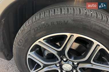 Внедорожник / Кроссовер Mitsubishi Outlander 2015 в 