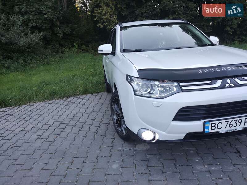 Внедорожник / Кроссовер Mitsubishi Outlander 2013 в Трускавце