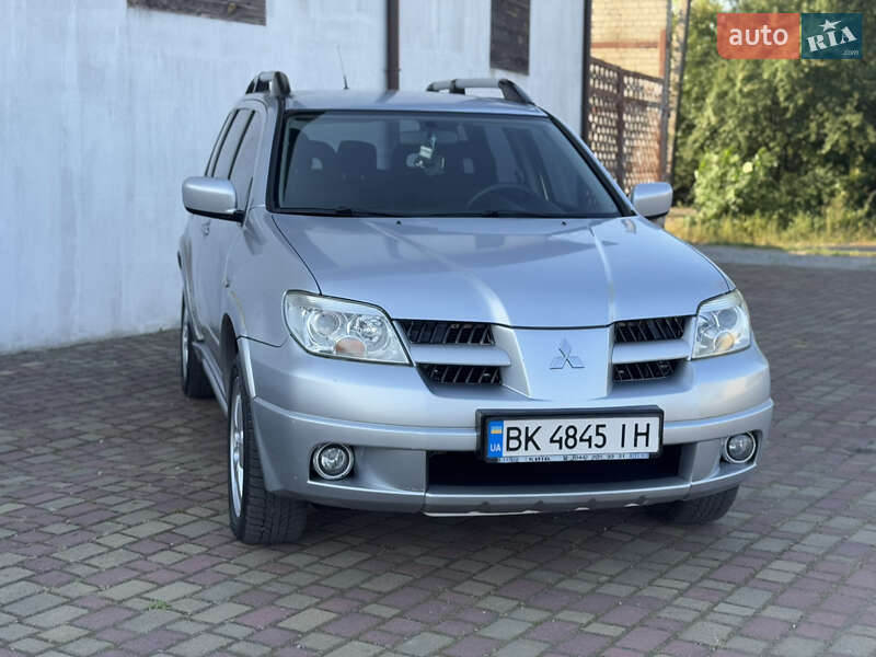 Внедорожник / Кроссовер Mitsubishi Outlander 2007 в Ровно