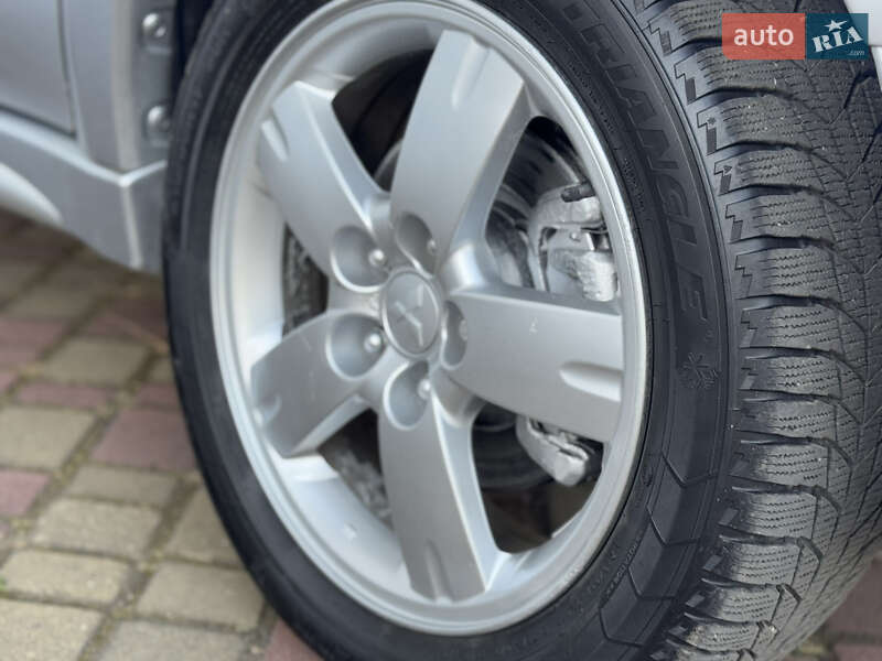 Внедорожник / Кроссовер Mitsubishi Outlander 2007 в Ровно