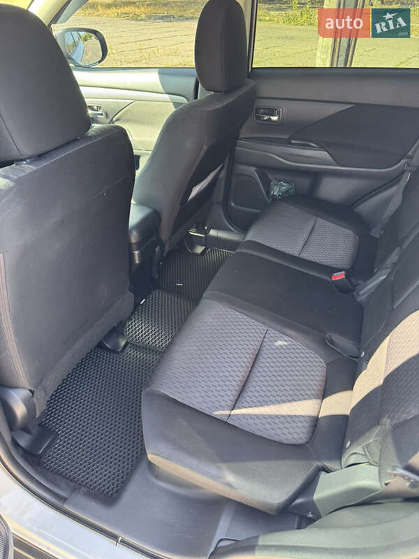 Позашляховик / Кросовер Mitsubishi Outlander 2012 в Миколаєві