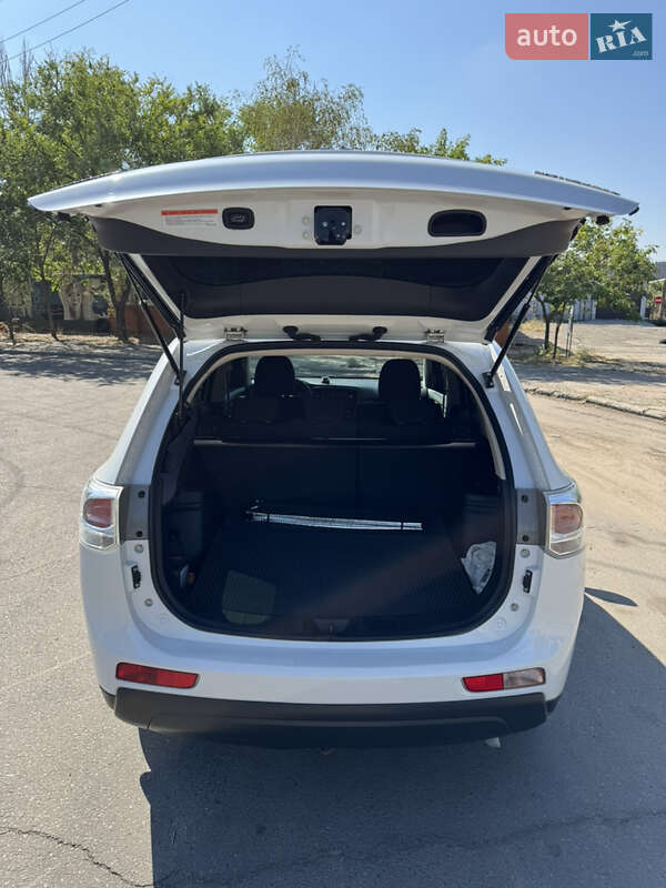 Позашляховик / Кросовер Mitsubishi Outlander 2012 в Миколаєві