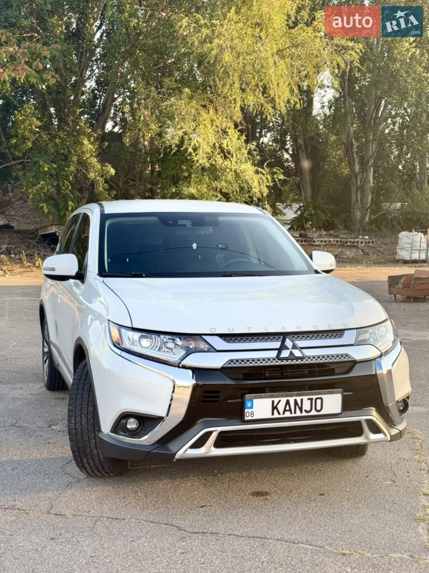 2020 Mitsubishi Outlander - мініатюра 2