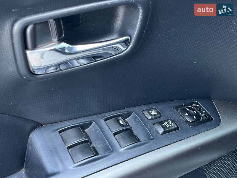 Позашляховик / Кросовер Mitsubishi Outlander 2007 в Львові
