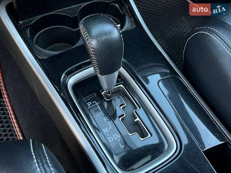 Внедорожник / Кроссовер Mitsubishi Outlander 2017 в Львове